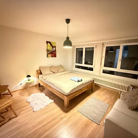 Apartment Chaleureux Avec Belle Vue Et Montagnes *